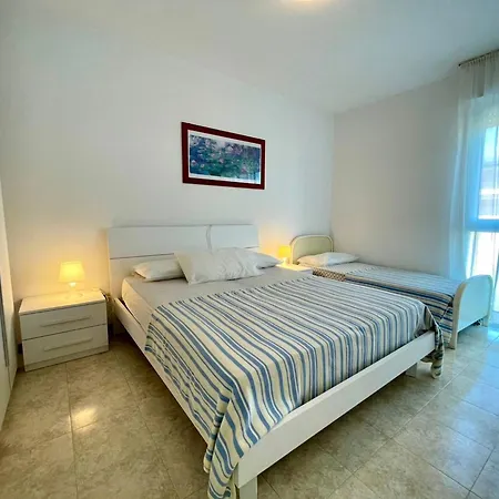 Apartamento Beachfront Sea View Flat Porto Santa Margherita