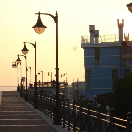 Beachfront Sea View Flat Apartamento